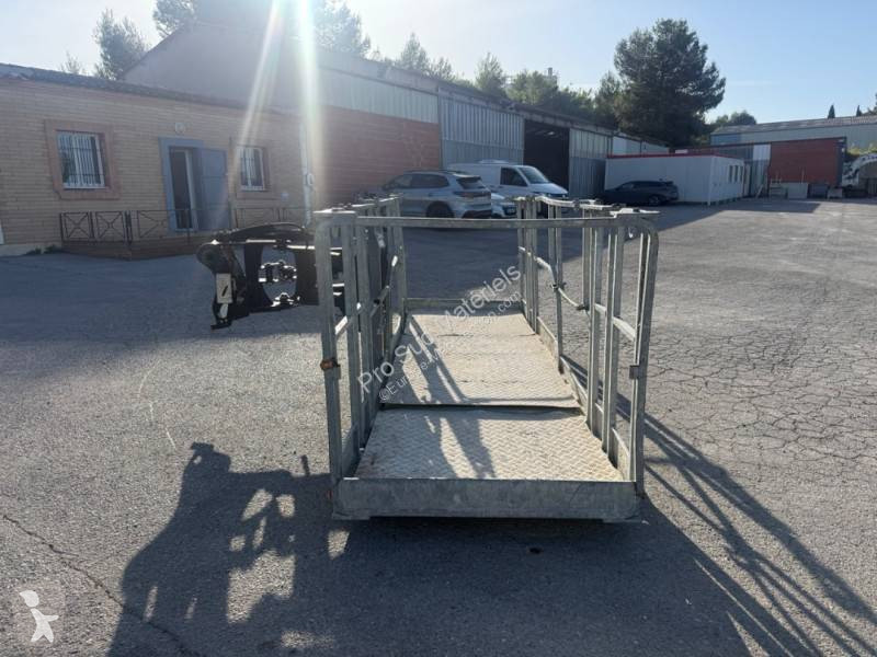 تجهيزات المناولة Manitou 2,25/4M