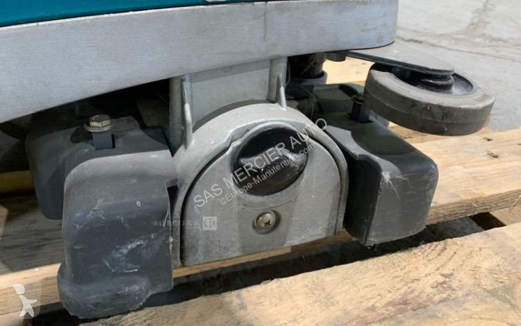 معدات التنظيف Nilfisk auto-laveuse a brosse