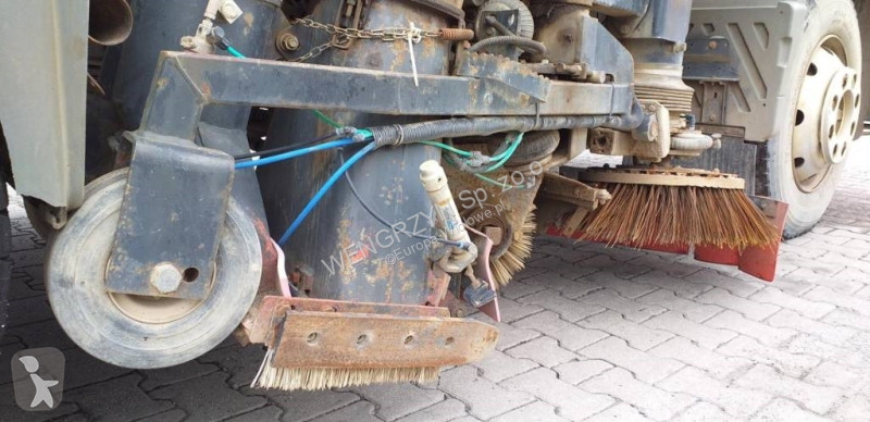 Engin de voirie Mercedes ZAMIATARKA DROGOWA...