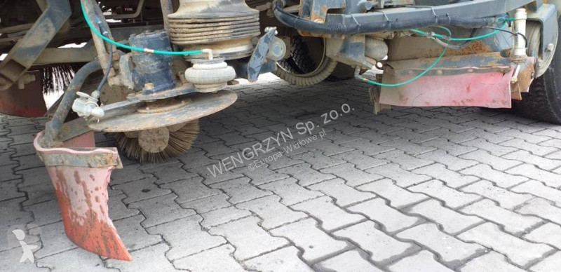 Engin de voirie Mercedes ZAMIATARKA DROGOWA...