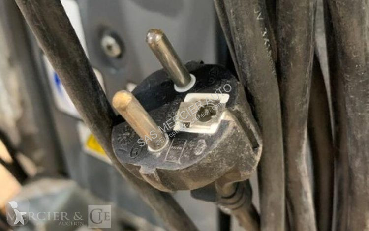 معدات التنظيف Nilfisk auto-laveuse a brosse