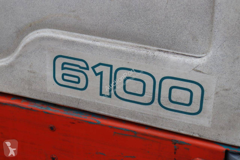 Maquinaria de limpieza Tennant 6100