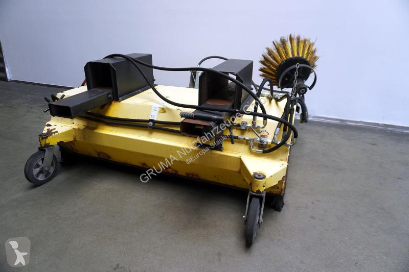 معدات التنظيف MTS  2001