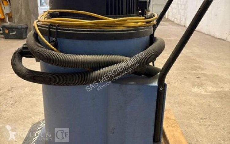 معدات التنظيف Numatic aspirateurs