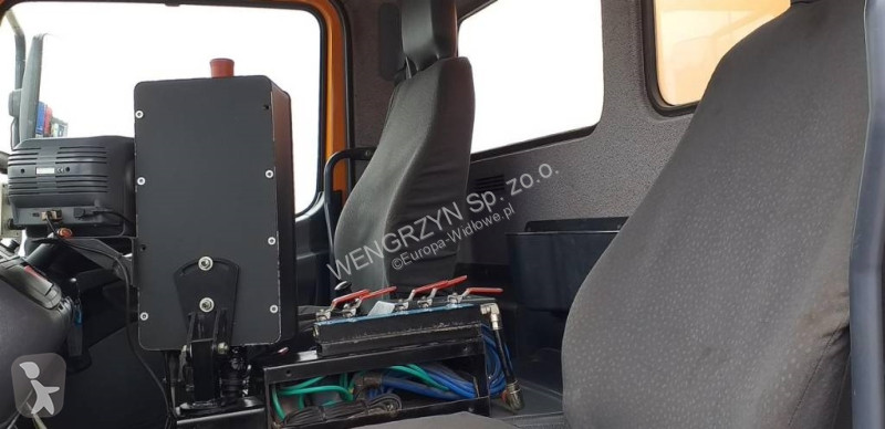 Engin de voirie Mercedes ZAMIATARKA DROGOWA...