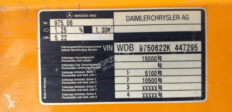 Engin de voirie Mercedes ZAMIATARKA DROGOWA...