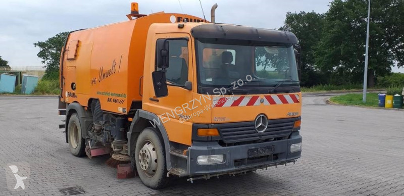 Engin de voirie Mercedes ZAMIATARKA DROGOWA...