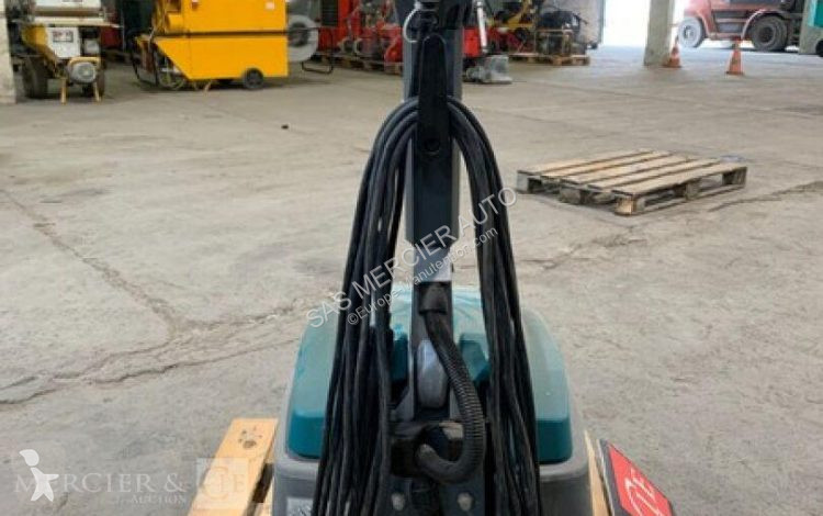 معدات التنظيف Nilfisk auto-laveuse a brosse