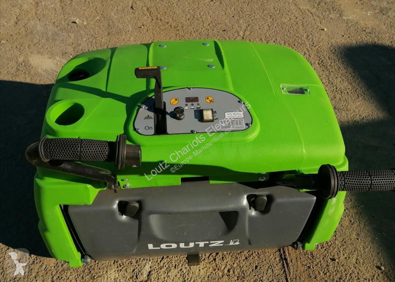 معدات التنظيف   712