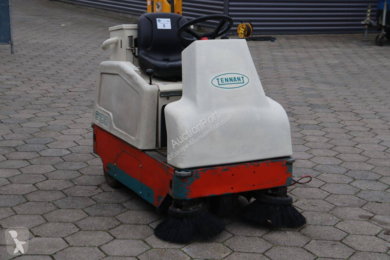 Maquinaria de limpieza Tennant 6100