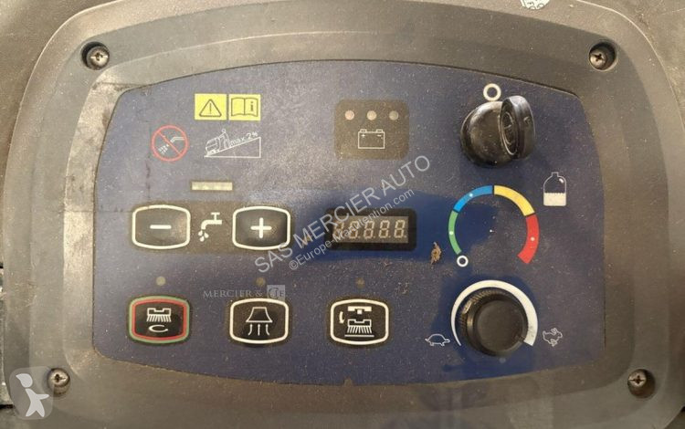معدات التنظيف Nilfisk autolaveuse sur batterie