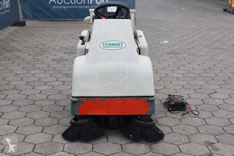Maquinaria de limpieza Tennant 6100
