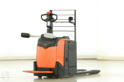 منصة نقالة Toyota LPE200