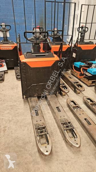 Transpaleta Toyota LPE200 LPE200