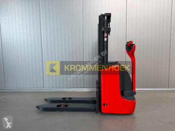 Transpalette accompagnant Linde