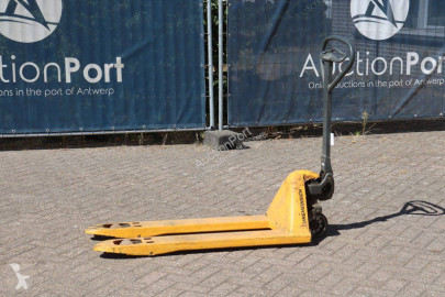 Transpaleta acompañante Jungheinrich