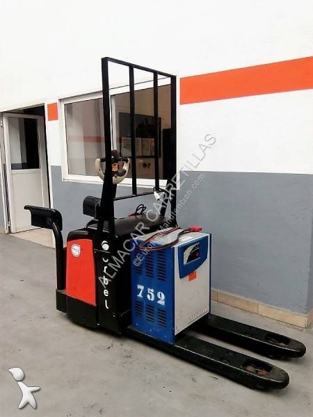 Transpalette Crown WP2330S