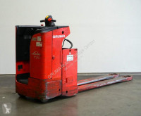 Transpaleta de conductor a pie Linde T 20 SF/144