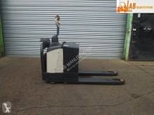 Transpalet Crown WP2330S cu platforma pentru operator second-hand