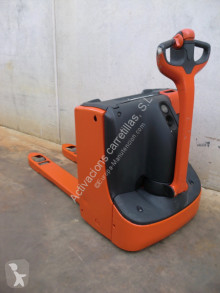 Linde pedestrian pallet truck T 16