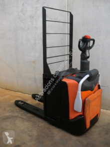 Transpaleta de conductor a pie BT LPE 200 FRUTERA