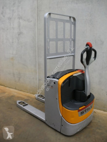 Empilhador porta paletes acompanhante Still EXU 20 FRUTERA