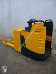 Transpaleta de conductor a pie Jungheinrich ERE 225 PF