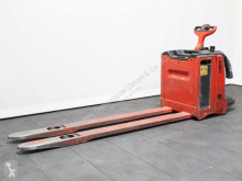 Transpalette accompagnant Linde T 20 AP 131