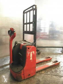 Transpalet Fenwick T16 T16 eşlik eden ikinci el araç