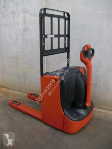Transpalette accompagnant Linde T 20 Frutera