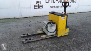 Komatsu pedestrian pallet truck