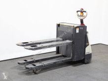 Transpaleta acompañante Crown WP 3080