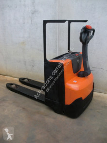 Transpaleta acompañante BT LWE 180