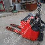 Transpaleta Linde E22PFR9 de conductor a pie usada