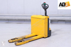 Transpalette accompagnant Jungheinrich EME-116
