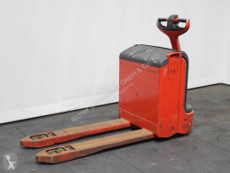 Transpaleta Linde T 16 360 acompañante usada
