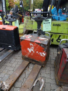 Wózek paletowy BT lpe200/8