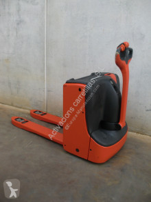 Transpalette accompagnant Linde T 16