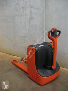 Transpalette accompagnant Linde T 16