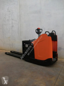Transpallet con pedana Toyota LPE 250 PF