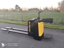 Hyster stand-on pallet truck P2.0S FBW