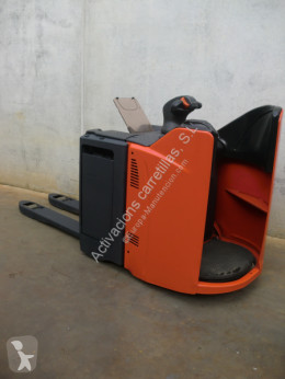 Linde stand-on pallet truck T 20 SP