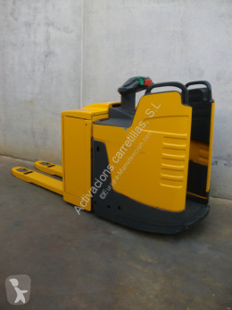Jungheinrich ERE 225 PF pallet truck used stand-on