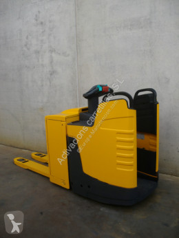 Jungheinrich ERE 225 PF pallet truck used stand-on