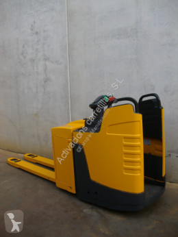 Jungheinrich ERE 225 PF 1600x540mm pallet truck used stand-on