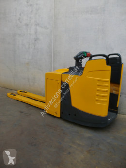 Jungheinrich ERE 225 1600x510mm pallet truck used stand-on
