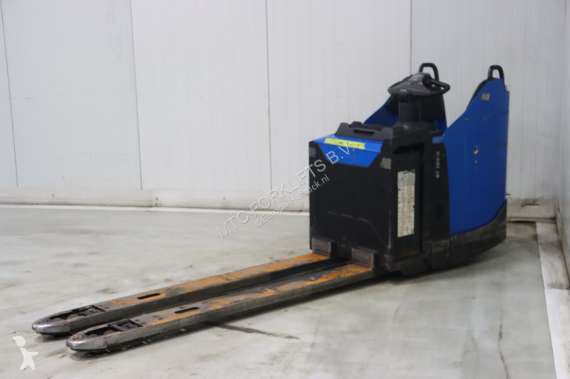 منصة نقالة Toyota LPE200/8