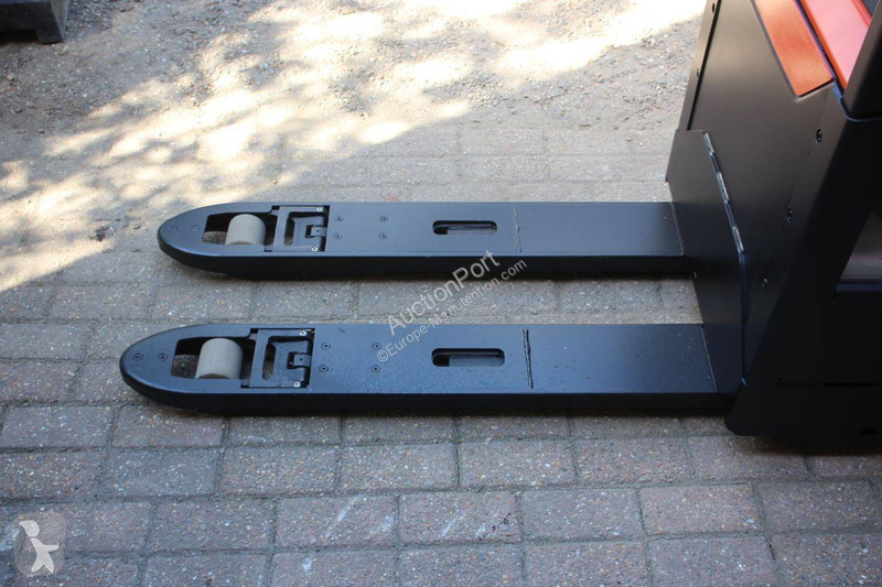 Porta paletes Toyota LPE220