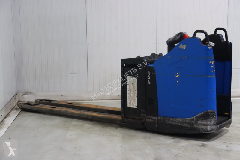 منصة نقالة Toyota LPE200/8