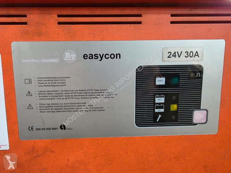 Palletwagen  16 - Toyota 24V 30A battery Pallet...